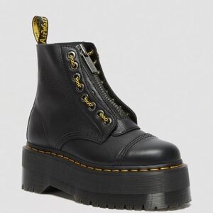 Dr. Martens Sinclair Max Platform Boots Black | NWT | Size 7